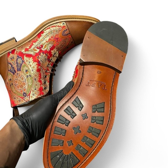 TAFT / NWOT The Jack Boot in Red Paisley / Size 10 - Picture 5 of 7